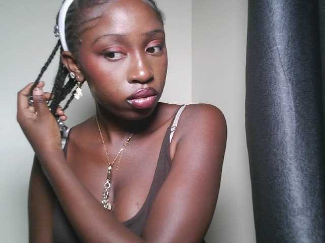 Sexxytrinityy's BongaCams show and profile