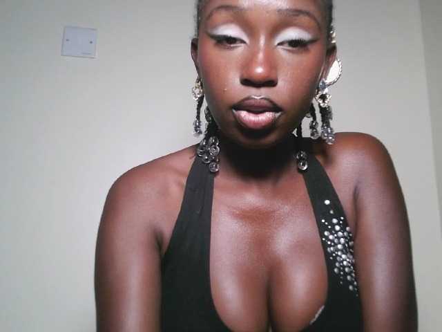 Sexxytrinityy's BongaCams show and profile