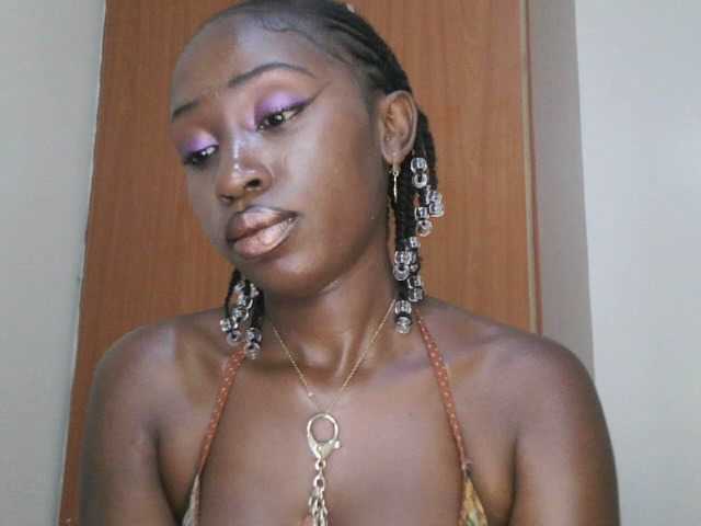 Sexxytrinityy's BongaCams show and profile