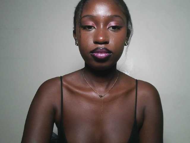 Sexxytrinityy's BongaCams show and profile