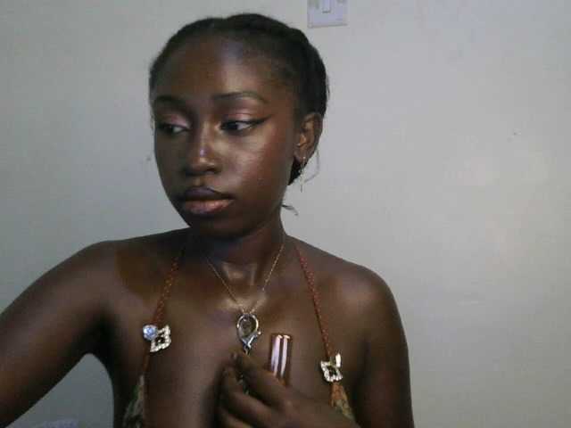 Sexxytrinityy live cam profile