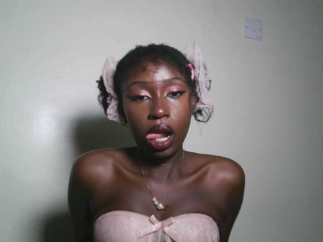 Sexxytrinityy's BongaCams show and profile