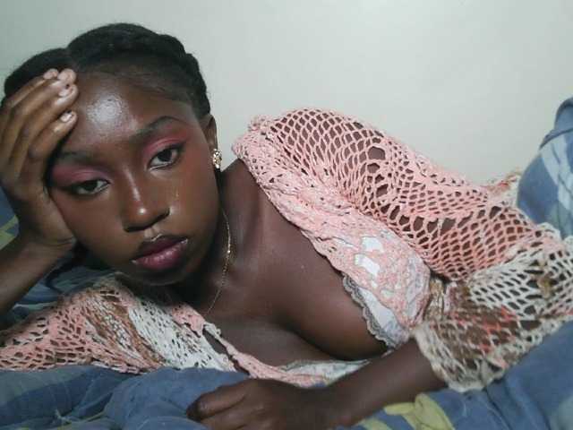 Sexxytrinityy's BongaCams show and profile