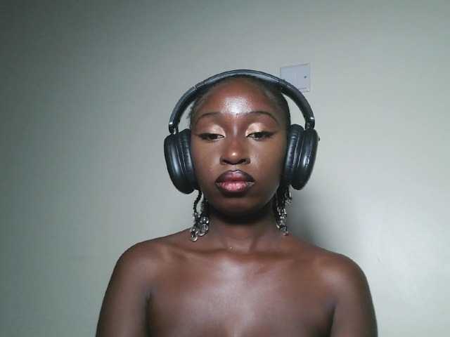 Sexxytrinityy's BongaCams show and profile