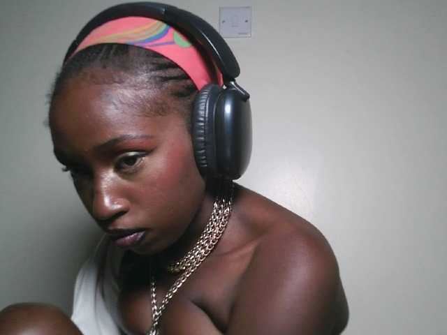 Sexxytrinityy's BongaCams show and profile