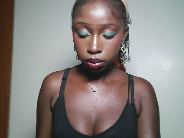 Sexxytrinityy's BongaCams show and profile