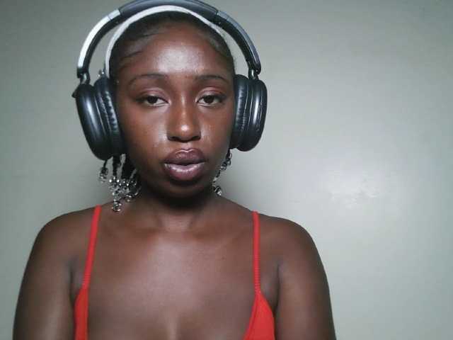 Sexxytrinityy's BongaCams show and profile