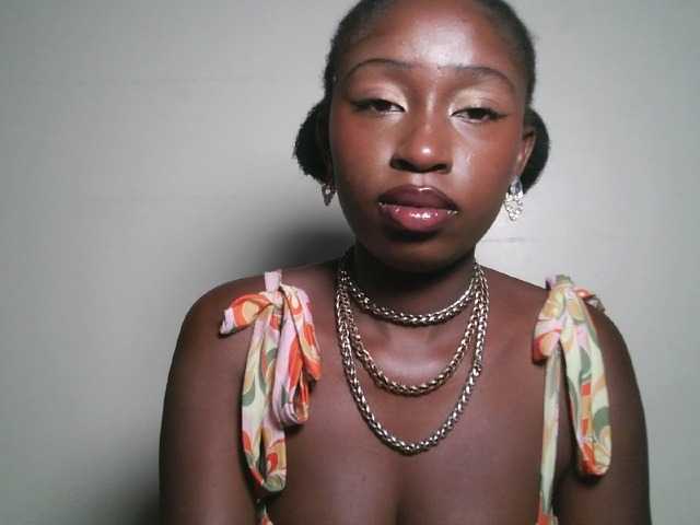 Sexxytrinityy's BongaCams show and profile