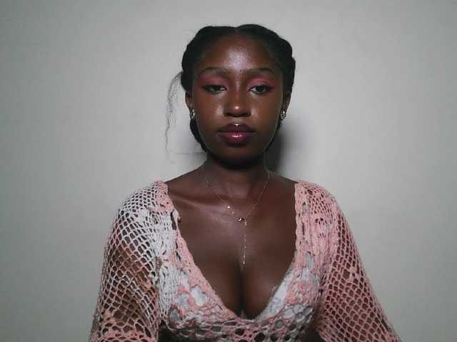 Sexxytrinityy's BongaCams show and profile