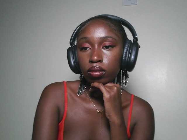 Sexxytrinityy's BongaCams show and profile