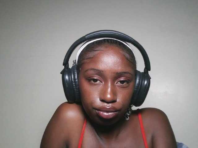 Sexxytrinityy's BongaCams show and profile