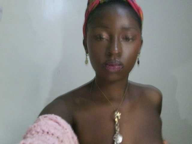 Sexxytrinityy's BongaCams show and profile