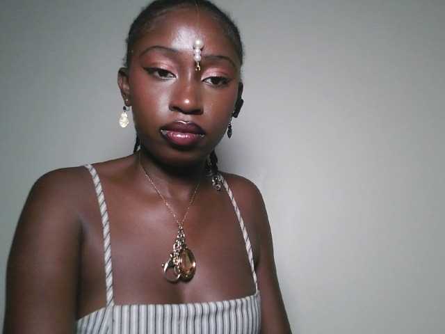 Sexxytrinityy's BongaCams show and profile