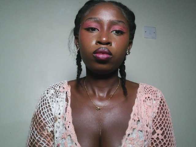 Sexxytrinityy's BongaCams show and profile