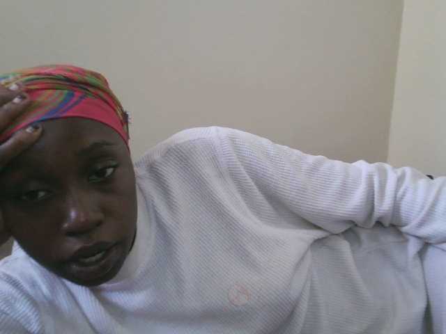 le modèle Boughie-birdy est en webcam porno dans un show sur le site bongacams, il possède les tags suivants: Ebony,Brunette,Trimmed