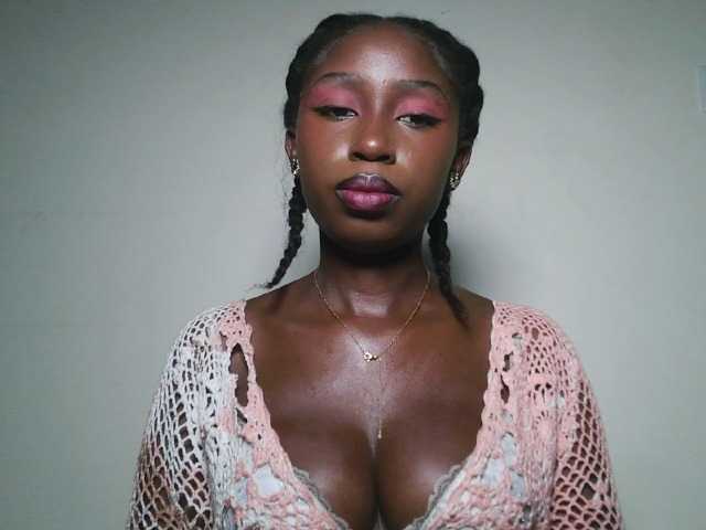 Sexxytrinityy's BongaCams show and profile