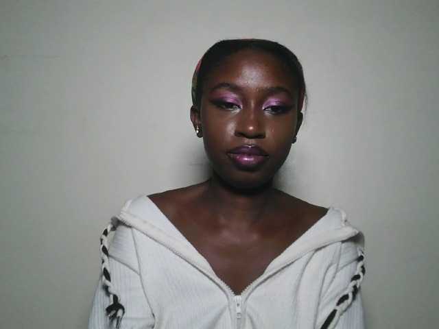 Sexxytrinityy's BongaCams show and profile