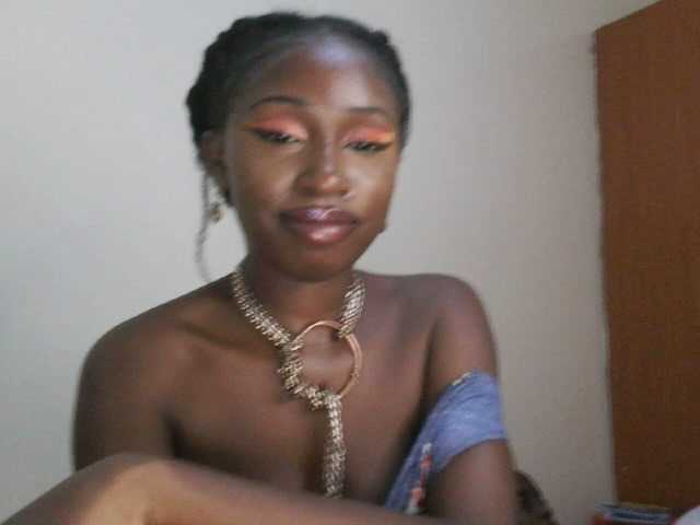 Sexxytrinityy's BongaCams show and profile