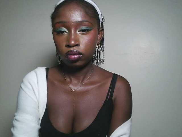 Sexxytrinityy's BongaCams show and profile