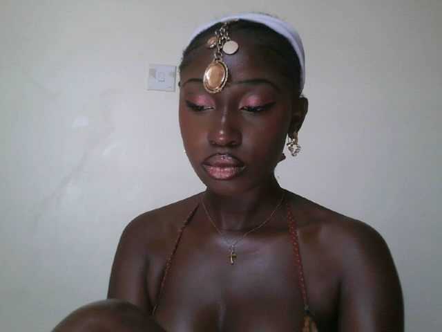 Sexxytrinityy's BongaCams show and profile