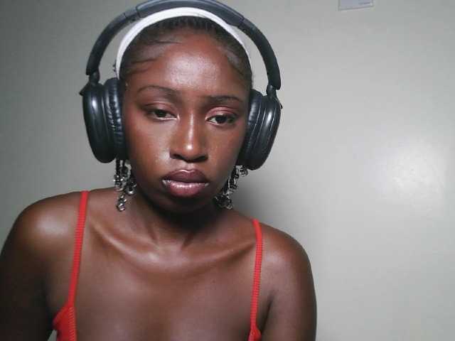 Sexxytrinityy's BongaCams show and profile