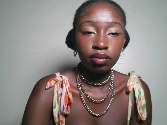 Sexxytrinityy's BongaCams show and profile