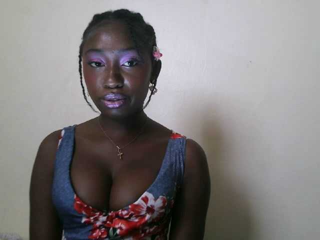 Sexxytrinityy's BongaCams show and profile