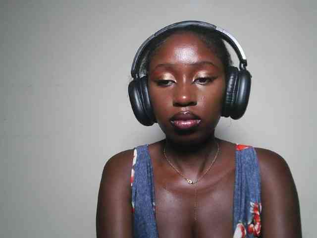 Boughie-birdy webcam