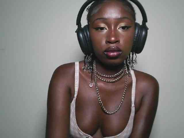 Boughie-birdy webcam