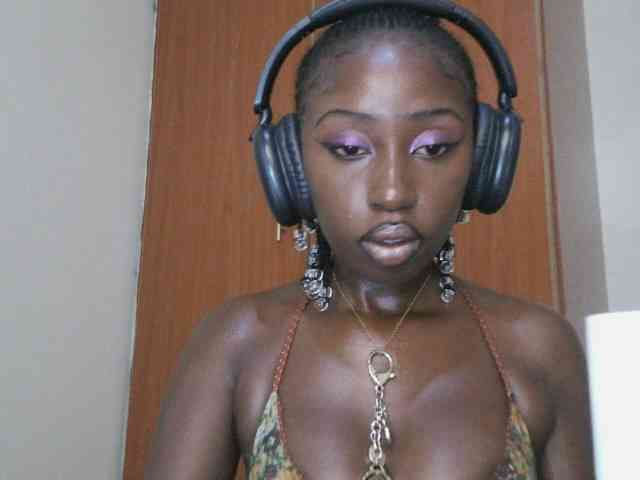 Boughie-birdy webcam