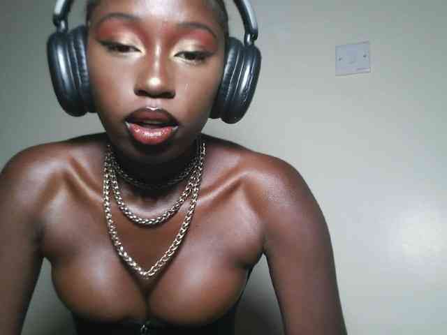 Boughie-birdy webcam