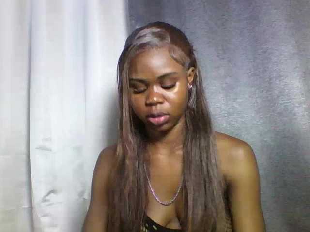 EbonyStarr's BongaCams show and profile