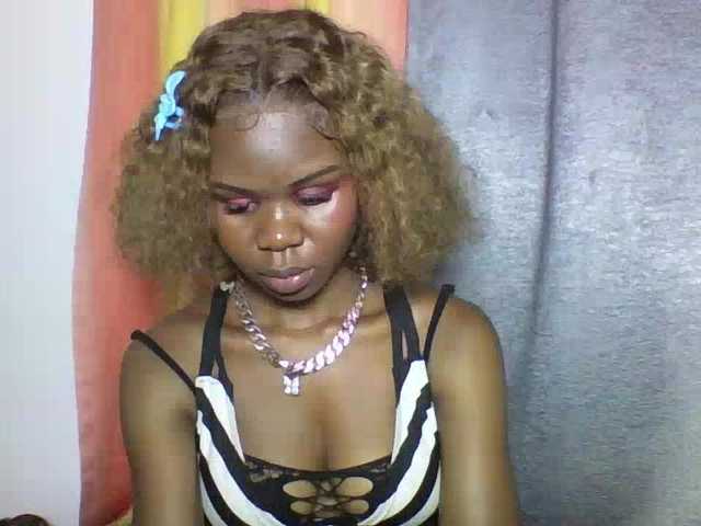 EbonyStarr's BongaCams show and profile