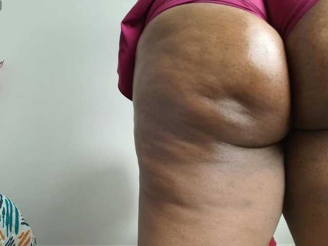 roxxxa's BongaCams show and profile