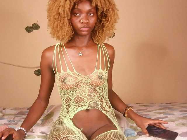 Luna-Noir's BongaCams show and profile