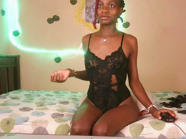 Luna-Noir's BongaCams show and profile