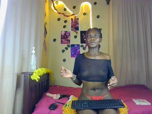 Luna-Noir live cam profile