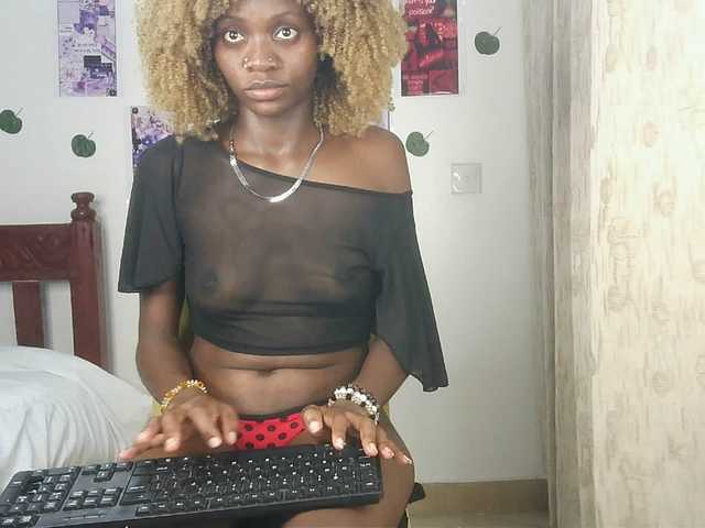 Luna-Noir's BongaCams show and profile