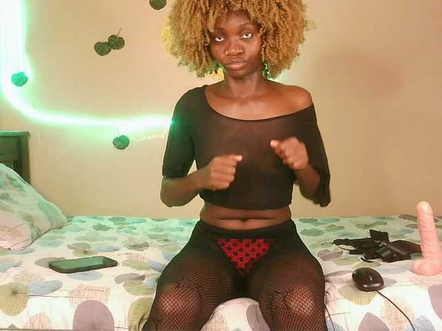 Luna-Noir's BongaCams show and profile