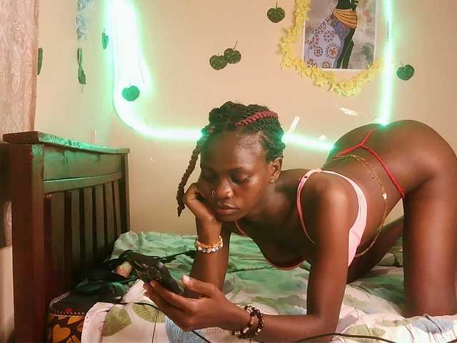 Luna-Noir's BongaCams show and profile