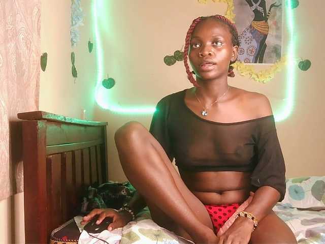 Luna-Noir's BongaCams show and profile