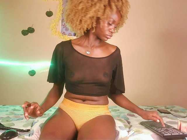 Luna-Noir's BongaCams show and profile