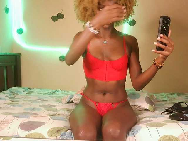 Luna-Noir's BongaCams show and profile