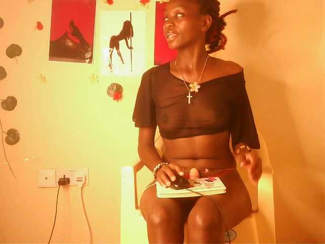 Luna-Noir's BongaCams show and profile