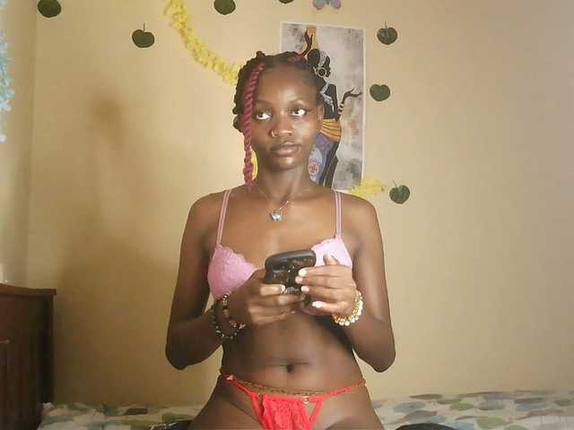 Luna-Noir's BongaCams show and profile