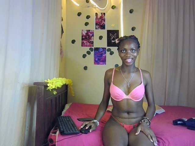 Luna-Noir's BongaCams show and profile