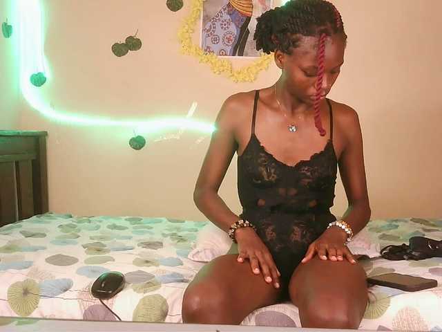 Luna-Noir's BongaCams show and profile