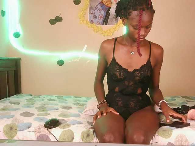 Luna-Noir's BongaCams show and profile