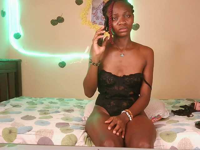 Luna-Noir's BongaCams show and profile