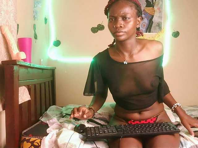 Luna-Noir's BongaCams show and profile